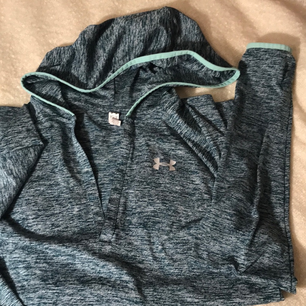 5/$40✅ Blue under armor pullover- M